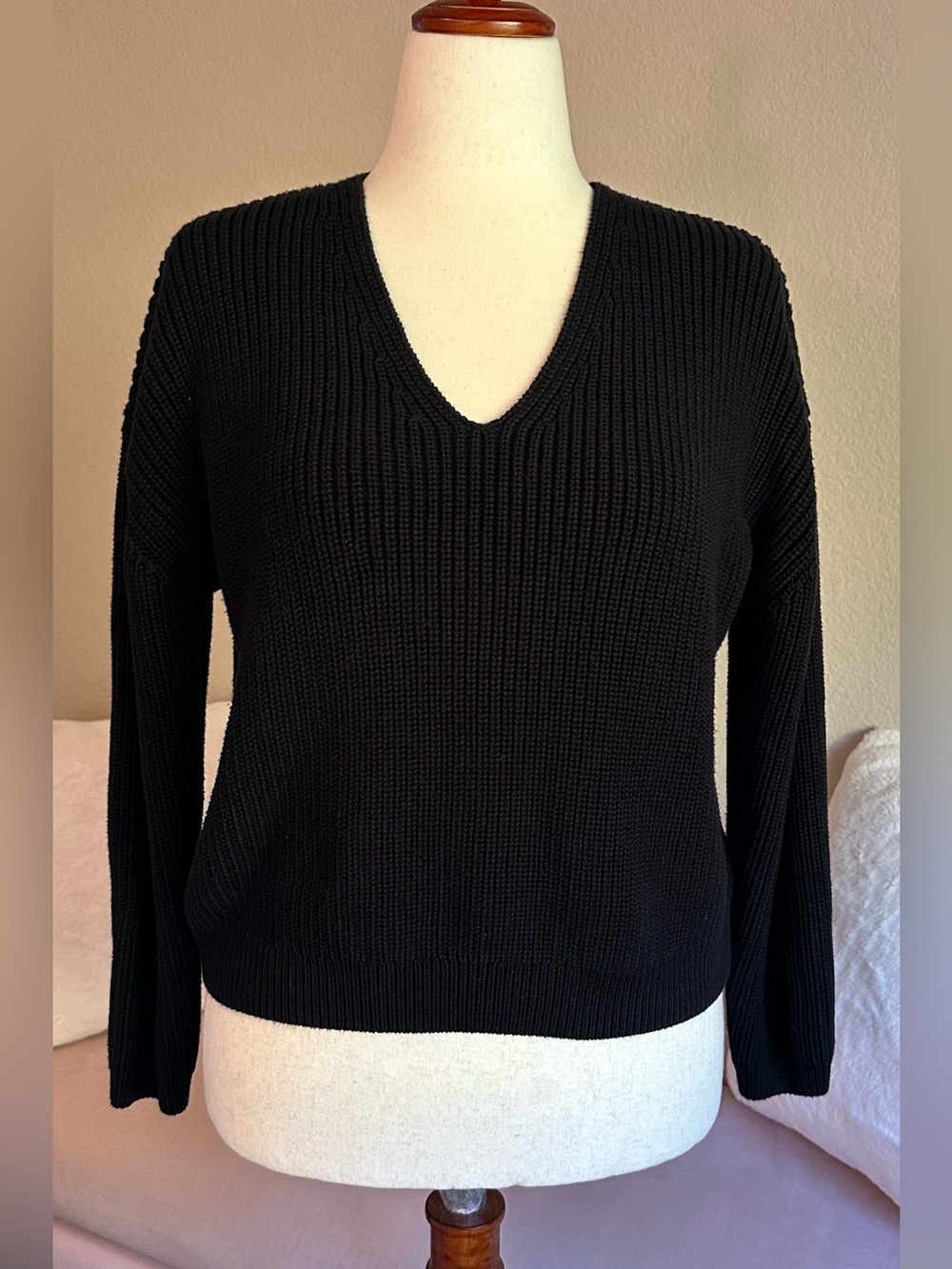 Quince 100% Organic Cotton Fisherman V-Neck Sweater Black Women’s